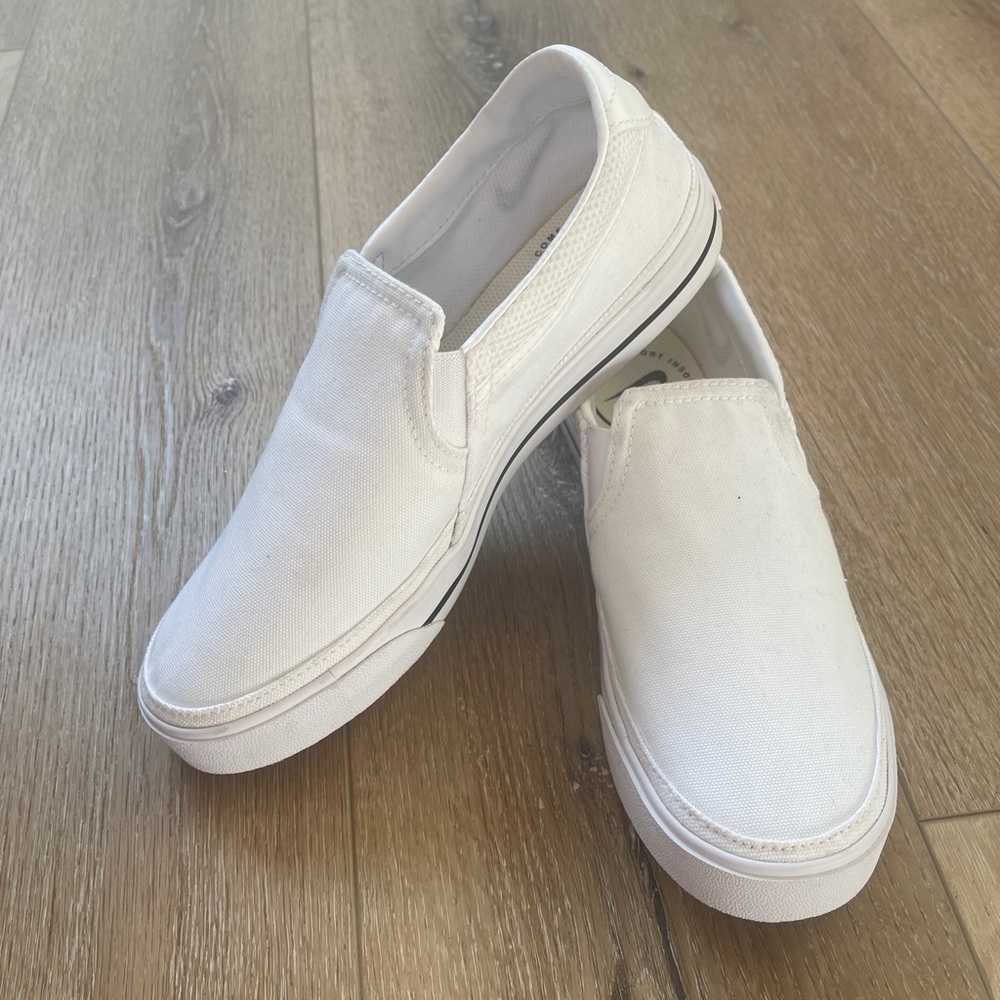 Nike Women's 8.5  Court Legacy Canvas Slip On White Shoes
